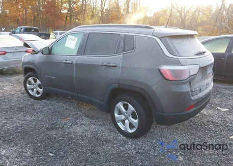 2018 Jeep Compass Latitude 4X4 z USA, uszkodzony, nr VIN 3C4NJDBB8JT366401